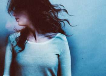 mariaFausta: ha presentato i brani del nuovo album “MILLION FACES” al THÉÂTRE DE NESLE di PARIGI 