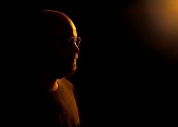 THE ROYAL STATE: E’ online il video “THE PRETENDING MAN”, singolo d’esordio dello scrittore e cantautore romano
