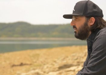 PIOTTA: “Maledetti quegli Anni ’90” il nuovo singolo e video, tra l’estate e il ricordo del padre