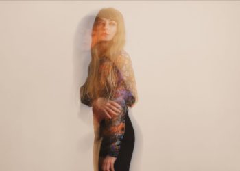 MISSINCAT: La cantautrice e produttrice CATERINA BARBIERI pubblica il video di “Bisogno di Te” nuovo estratto da “10” il quinto album uscito il 13 settembre via Listen Collective/Uma Records