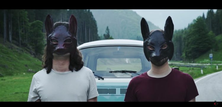 THE CROWSROADS : “FOXES” è il nuovo singolo e videoclip girato nei luoghi colpiti dalla “Tempesta Vaia”. Special guest: Uncensored Runners artisti del parkour