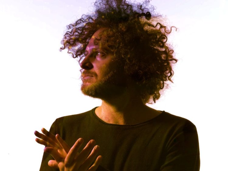 SIVERAL: E’ online “Dreamer” il nuovo video della rock band lombarda prodotta da Max Zanotti – musica e immagini si fondono alla perfezione, in un viaggio interstellare e psichedelico.