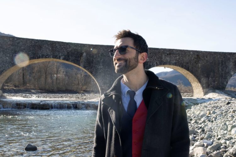 RICCARDO INGE: E’ uscito ” Due ragazzi Due ragazze” il nuovo singolo del cantautore milanese