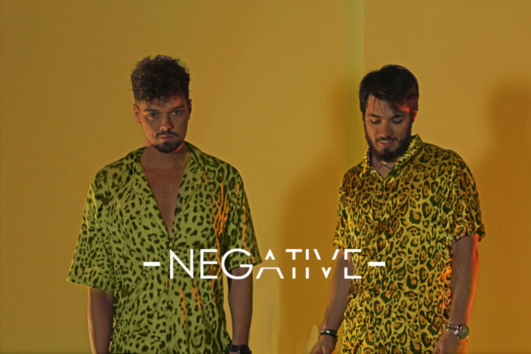 NEGATIVE: Fuori il videoclip “RIO” è il terzo singolo del duo pop/edm estratto dall’album di prossima uscita “NO TIME TO CRY”