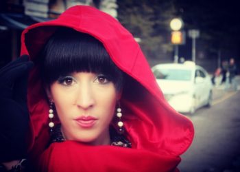 NINAÌ: Oggi esce “FEEL IT” il video del nuovo brano della cantante dalla caleidoscopica personalità