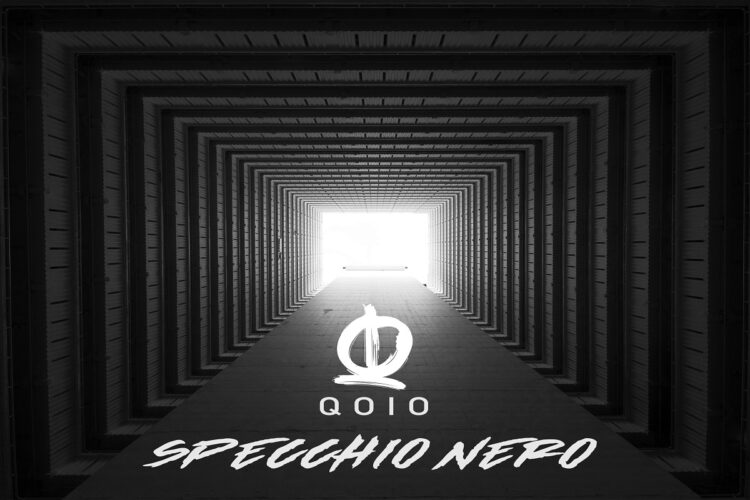 QOIO: Fuori il primo inedito “Specchio Nero” – Un vortice oscuro che tenta di attrarti nelle profondità digital