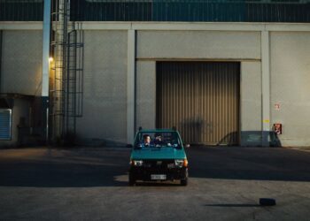 BARTOLINI: Prosegue il viaggio musicale della giovane promessa del nuovo cantautorato italiano Esce oggi il video di “Sanguisuga” diretto da Antonio Usbergo e Niccolò Celaia