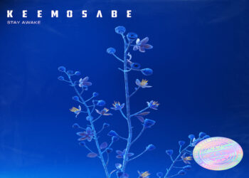 KEEMOSABE: E’ uscito “STAY AWAKE” il secondo singolo che anticipa il debut album LOOK CLOSER in uscita per Believe Music