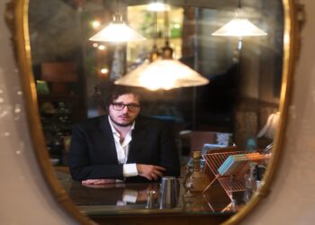 NICOLÒ CARNESI: Esce oggi 28 luglio i videoclip di “SPORTIVA” estratto dal disco “HO BISOGNO DI DIRTI DOMANI”
