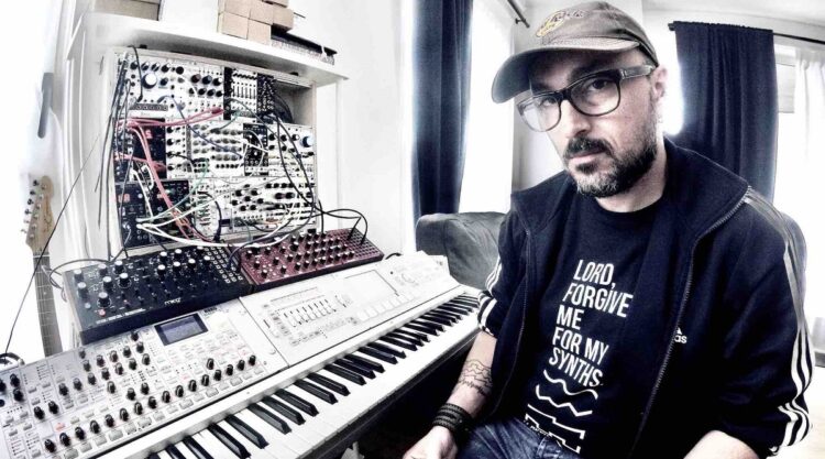 SIMONE CICCONI: Fuori il nuovo album per il due volte vincitore di MUSICULTURA : “Cosa potrebbe mai andare storto?” esce oggi per Art Media Music