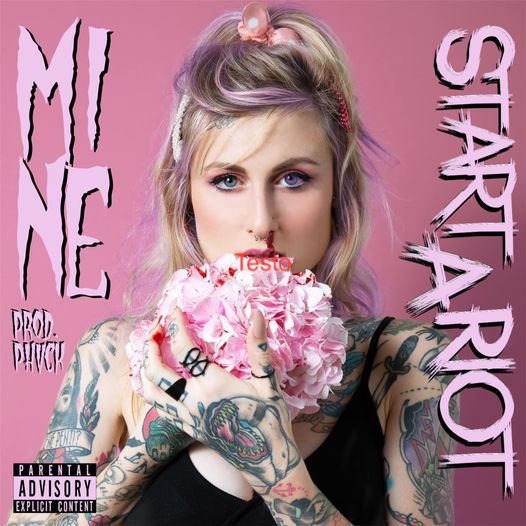 START A RIOT: Fuori il video di “Mine (prod. Phvck)” un’esplosione di rosa, palloncini e party vibes che colorerà la giornata di chiunque