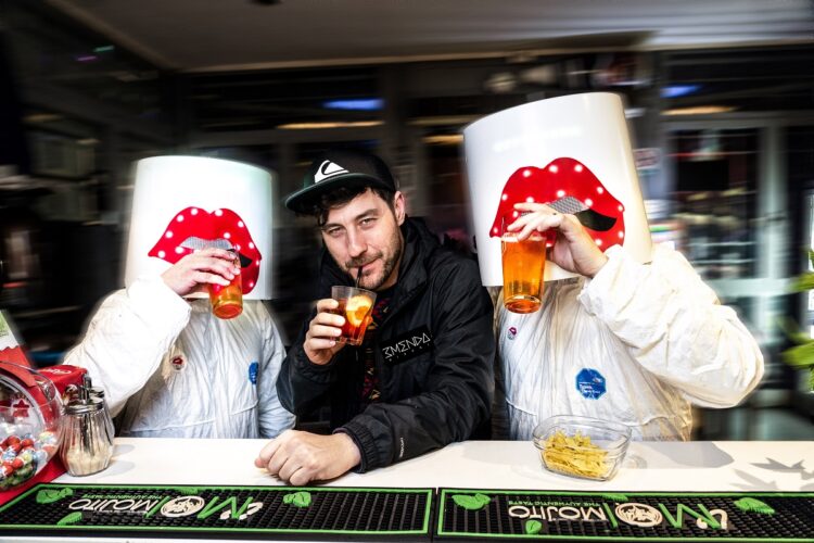 LUCI DA LABBRA: E’ uscito il video di LUNA PARK (feat. Majuri), il nuovo singolo per 3menda Dischi. Dopo un’estate in radio, il video completa il racconto del brano