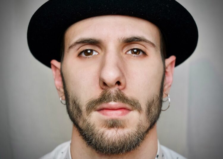 Intervista a TAVO: “Rivoluzione” mi sono rifugiato nella musica affinché la mia solitudine fosse condivisa.