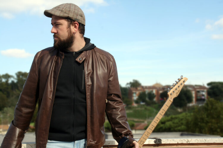 Intervista a FRANCESCO LUZ – “Surf” rimanere in equilibrio sulle “ondate” della vita.