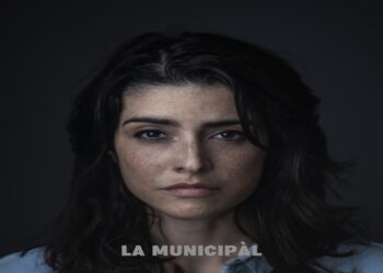 LA MUNICIPÀL – Esce oggi “La terza stagione di Dark/Finisce qui”, il nuovo doppio singolo del progetto “Per resistere alle mode”.