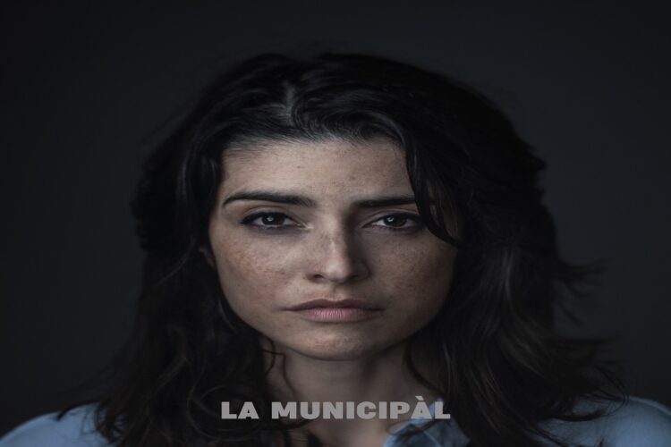 LA MUNICIPÀL – Esce oggi “La terza stagione di Dark/Finisce qui”, il nuovo doppio singolo del progetto “Per resistere alle mode”.