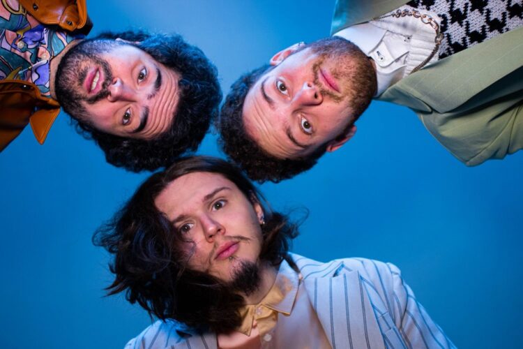 Intervista a LE CANZONI GIUSTE: “Sushi all you can hit” un pezzo allegro e leggero anche musicalmente.