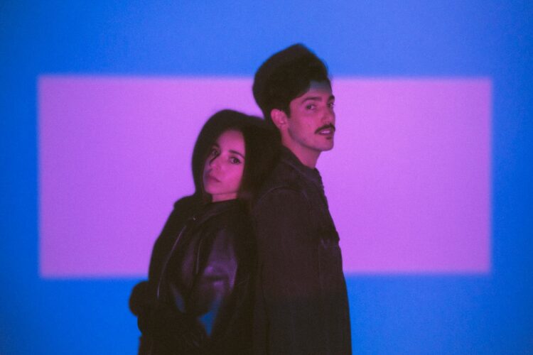 RAYSTARS: “WWYH (Why Were You Here)” il secondo singolo del duo electro pop, un’esortazione a risollevarsi dopo una delusione.