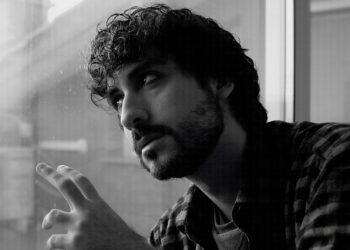 POPLUC: “Mi Manca” è il secondo autobiografico singolo del cantautore romano.
