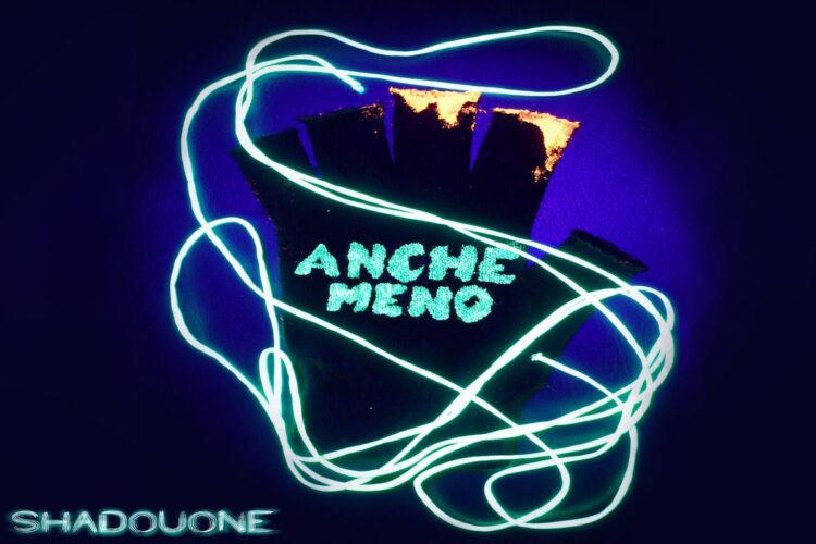 SHADOUONE è tornata con uno stile completamente diverso con il singolo “Anche meno”.