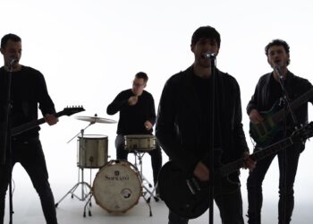 POISON BLACKOUT: “ONE LOVE” il singolo del progetto alternative rock che racconta le emozioni che di fanno sentire vivi.