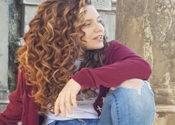 CLAUDIA SACCO: “AMERICA” l’amicizia al centro del nuovo singolo della giovanissima cantautrice.