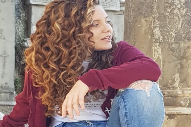 CLAUDIA SACCO: “AMERICA” l’amicizia al centro del nuovo singolo della giovanissima cantautrice.