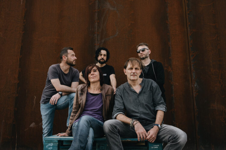 Fuori il nuovo singolo “Sabrina” che segna il ritorno della band CARAVANE DE VILLE sulle scene dopo 15 anni !