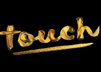 “Touch” è il singolo di debutto di YOUNG LIES, un nuovo e importante capitolo per il duo.