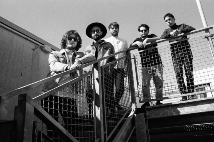 ALMARIVA: “FA FREDDO ANCHE AL MARE” il nuovo, riflessivo singolo della band veneta.