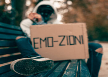 FRAEND: “EMO-ZIONI” il primo Ep è un viaggio sonoro col batticuore.