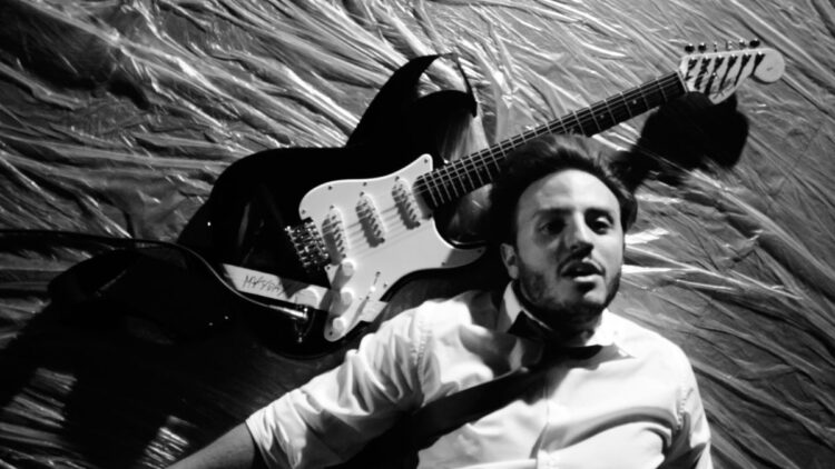 RINO CASTEL: “MAYDAY” il nuovo album descrive emozioni e vicende recenti vissute dall’artista.