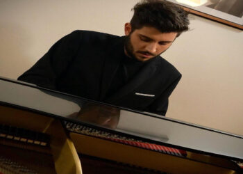 FRANCESCO GILIOLI: “GIÀ DOMANI” l’importanza di sapersi buttare in una vita plasmata dal tempo.