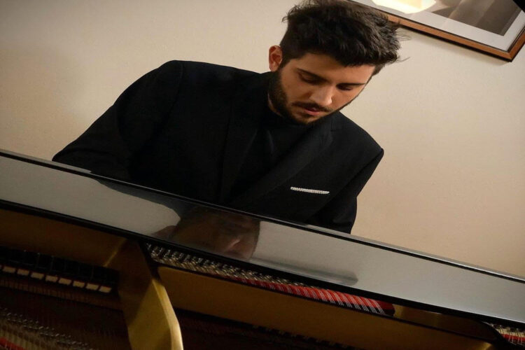 FRANCESCO GILIOLI: “GIÀ DOMANI” l’importanza di sapersi buttare in una vita plasmata dal tempo.