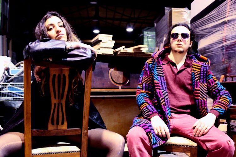 PLASTIC FINGERS: “FRIDAY NIGHT” routine e domande esistenziali al centro del nuovo singolo.