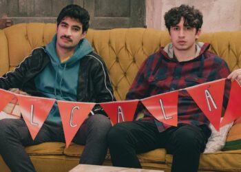Con “FUOCO BLU” la band ALCALA’ esordisce con un brano dal doppio significato.