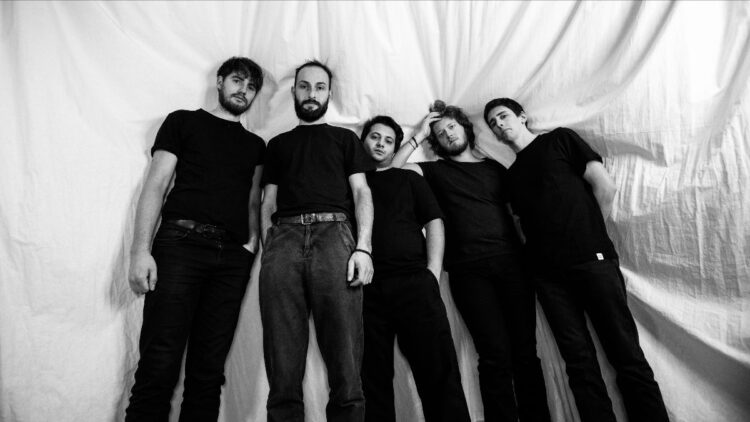 ALMARIVA: “RIFLESSI” l’Ep di esordio della talentuosa band trevigiana.