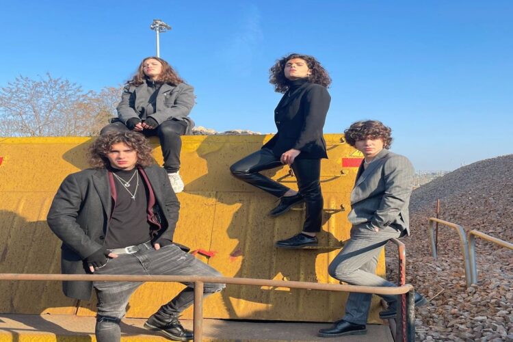 ANTHEIA DREAMS: “BLUE SHOES” singolo che cela un viaggio all’interno di una mente contorta.