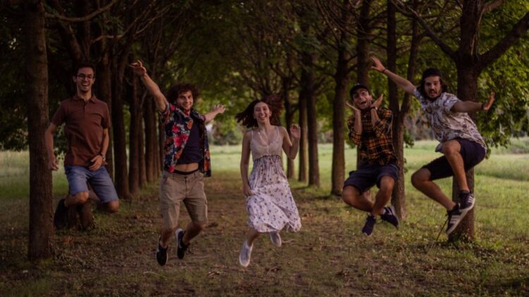 ALTROVE: “MONGOLFIERE” l’album d’esordio offre una panoramica sulla musica della giovane band.