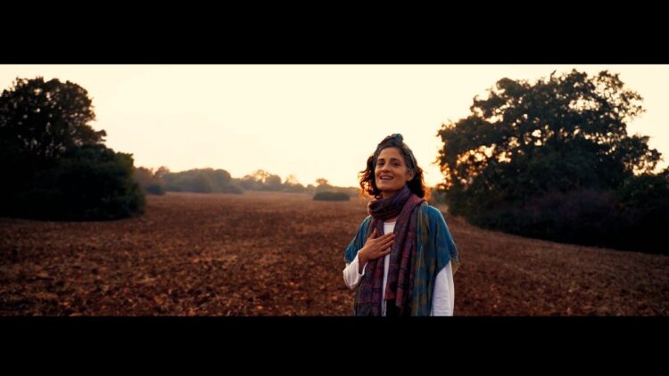 SABRINA DE MITRI: “THE MOON” un brano soft, orecchiabile ed ispirato.