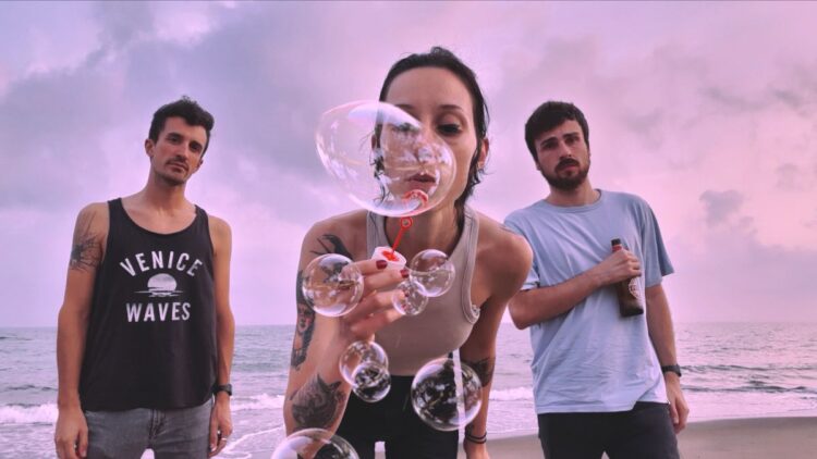 TESTAROSSA: “FIJI” la band torna con un nuovo singolo a poca distanza dal suo ultimo lavoro.