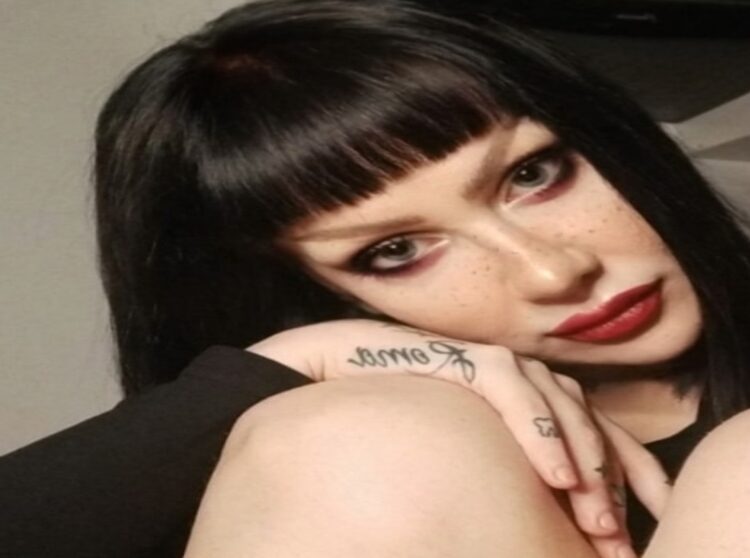 ISABHELL: “ROCKSTAR” domande e solitudine esistenziale nella mente di una rockstar.