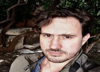 MENEK: “SICK SAD LOVE SONG” l’artista campano mostra un nuovo aspetto della sua musica.