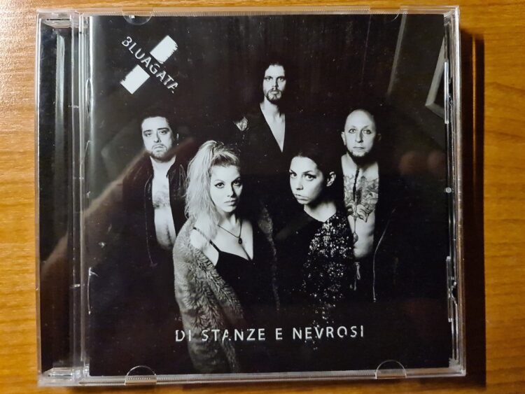 [Recensione] BLUAGATA: “Di Stanze e nevrosi” il terzo album della rock band toscana.