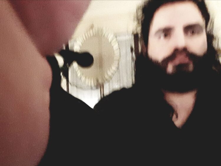 SIMONE PITTARELLO: “Il difetto perfetto” il nuovo singolo riflette sull’umanità nella sua interezza.