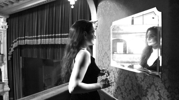GIULIA OTTONELLO: “DISCO ROTTO” il nuovo singolo che scava profondamente nel suo singolo.