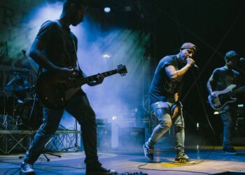 OUT THE CLUB: “THE ONE” l’impegno di cambiare per la persona amata nel nuovo singolo.