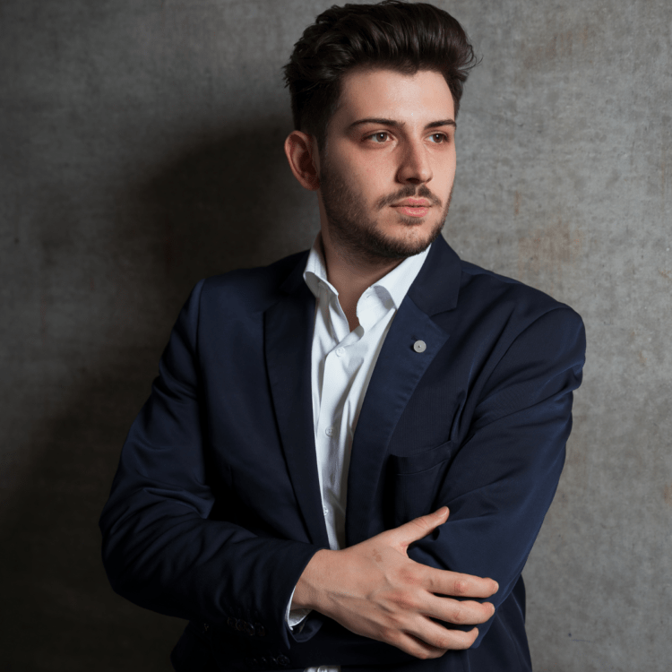 FRANCESCO GILIOLI: “DISCORSI A METÀ” il nuovo album del cantautore che presenta la sua musica in otto brani.