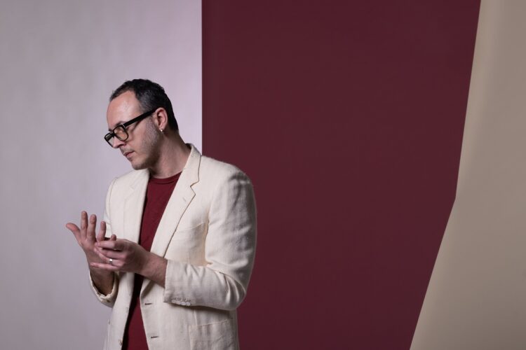 DARIO DONT: “Non fare rumore” è il nuovo singolo dell’ex Don Turbolento. Da oggi in tutti gli store digitali. L’album “Grand Jeté” previsto in uscita il 24 marzo.