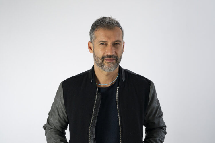 MATTEO SACCO: “VESTITI D’ARIA” il nuovo romantico singolo dedicato ad una nuova nascita.